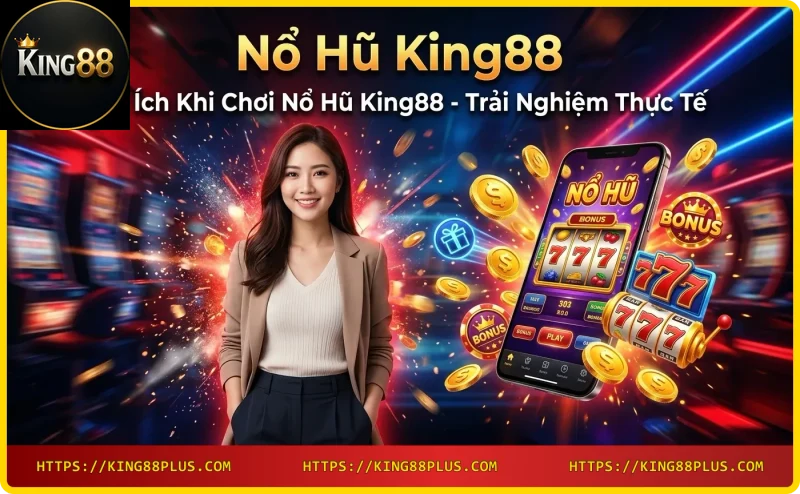 Người chơi trúng Jackpot King88 trên điện thoại, tiền vàng rơi xung quanh